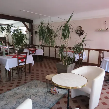 Au Petit Béarn Hotel 3*