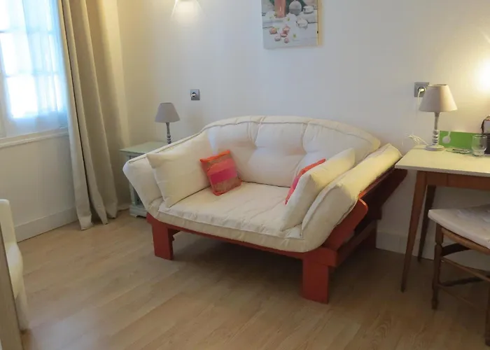 Au Petit Bearn Hotel