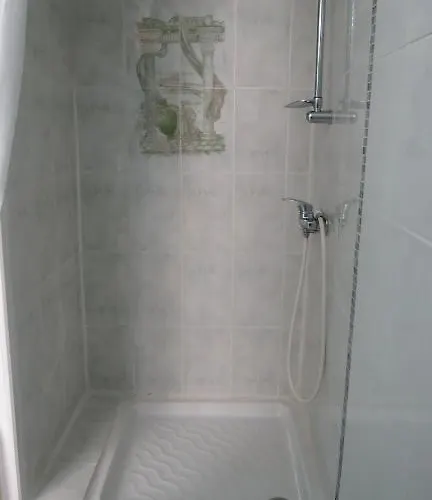 Au Petit Bearn Hotel