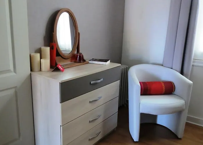 Au Petit Bearn Hotel